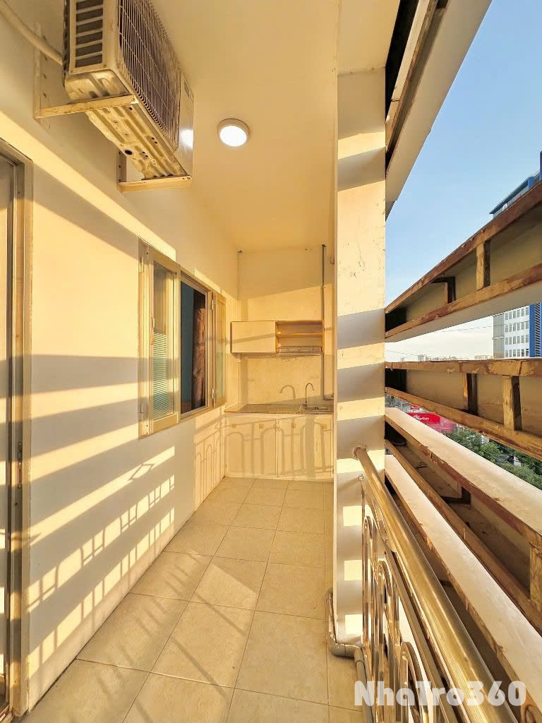 STUDIO BAN CÔNG FULL NT NGAY ETOWN TÂN BÌNH