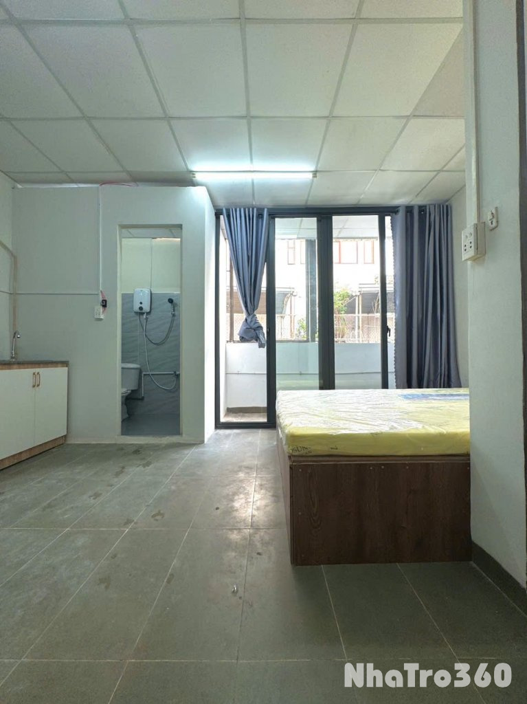Cho thuê căn hộ Studio Ban công thoáng Full NT Q10 gần Vạn Hạnh Mall, ĐH Huflit