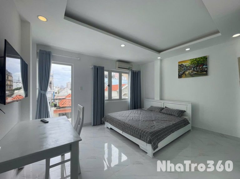 CĂN HỘ CHO THUÊ STUDIO BAN CÔNG VỬA TRỐNG LẠI TẠI Q3  Đ/c Phạm Ngọc Thạch Q3 Thuận tiện đi Quận1,5,8,10  📌 Giờ giấc tự do 📌 Nội thất đầy đủ 📌 Khu dân trí cao 📌 Không chung chủ 📌 Đầy đủ hệ thống PCCC 📌 Camera 24/7 đảm bảo an ninh tuyệt đối   ✨️Bên em đa dạ