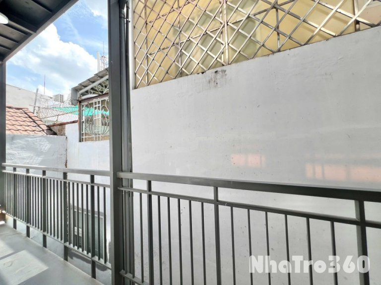 Studio có ban công 30m2 tại Cộng Hoà Tân Bình