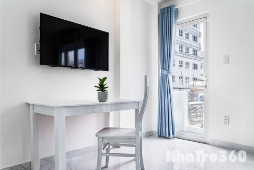 CĂN HỘ CHO THUÊ STUDIO BAN CÔNG VỬA TRỐNG LẠI TẠI Q3  Đ/c Phạm Ngọc Thạch Q3 Thuận tiện đi Quận1,5,8,10  📌 Giờ giấc tự do 📌 Nội thất đầy đủ 📌 Khu dân trí cao 📌 Không chung chủ 📌 Đầy đủ hệ thống PCCC 📌 Camera 24/7 đảm bảo an ninh tuyệt đối   ✨️Bên em đa dạ