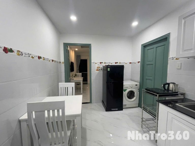 CĂN HỘ CHO THUÊ STUDIO BAN CÔNG VỬA TRỐNG LẠI TẠI Q3  Đ/c Phạm Ngọc Thạch Q3 Thuận tiện đi Quận1,5,8,10  📌 Giờ giấc tự do 📌 Nội thất đầy đủ 📌 Khu dân trí cao 📌 Không chung chủ 📌 Đầy đủ hệ thống PCCC 📌 Camera 24/7 đảm bảo an ninh tuyệt đối   ✨️Bên em đa dạ