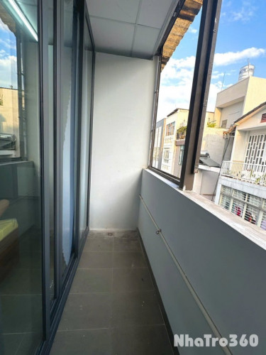 Cho thuê căn hộ Studio Ban công thoáng Full NT Q10 gần Vạn Hạnh Mall, ĐH Huflit