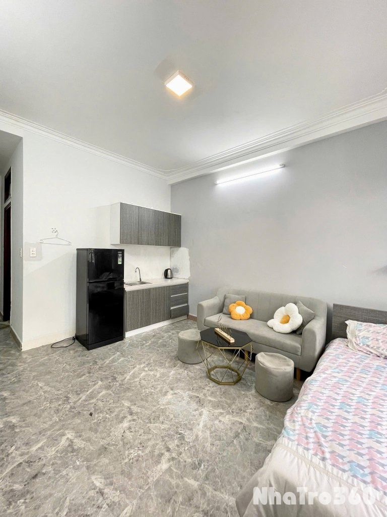 CĂN HỘ BAN CÔNG FULL NỘI THẤT QUẬN 1 GẦN CẦU ĐIỆN BIÊN PHỦ