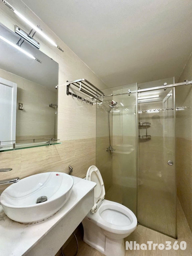 CĂN HỘ CÓ CỬA SỔ FULL NỘI THẤT QUẬN 1