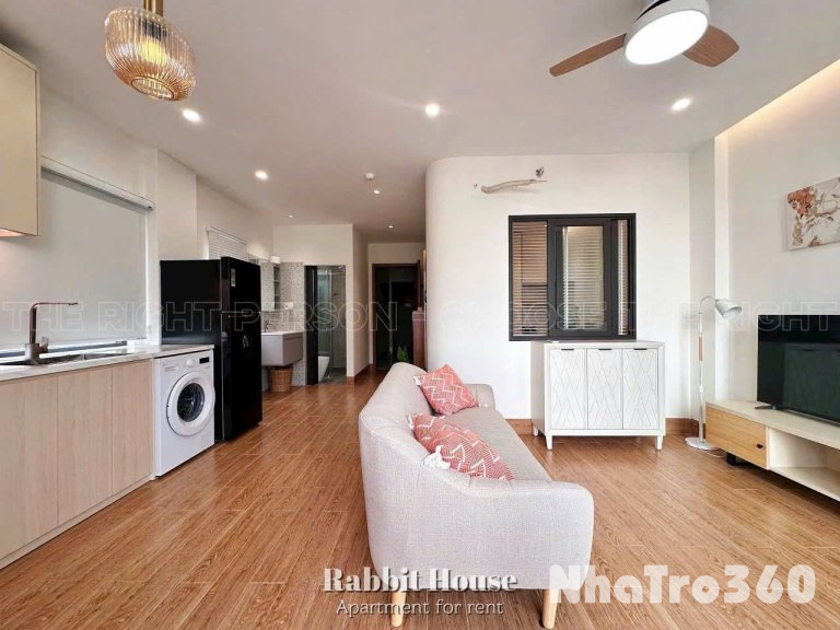 Căn hộ full nội thất máy giặt riêng cửa sổ thoáng Quận 1