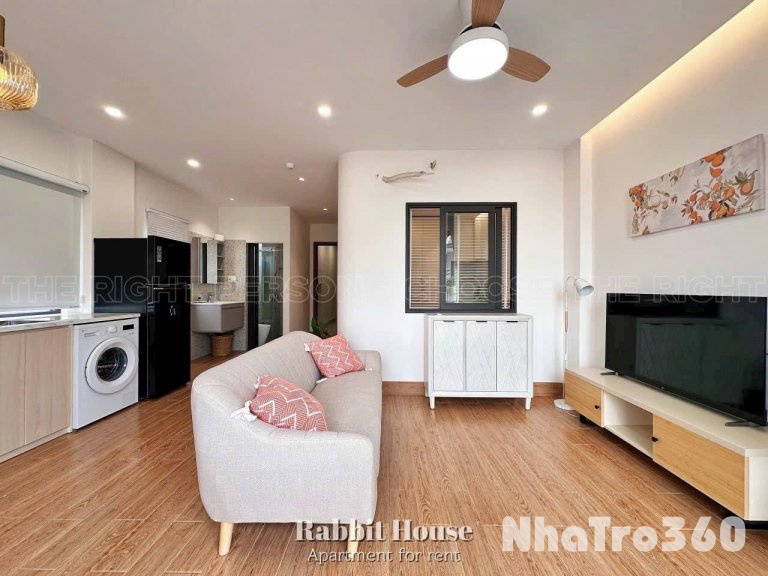 Căn hộ full nội thất máy giặt riêng cửa sổ thoáng Quận 1