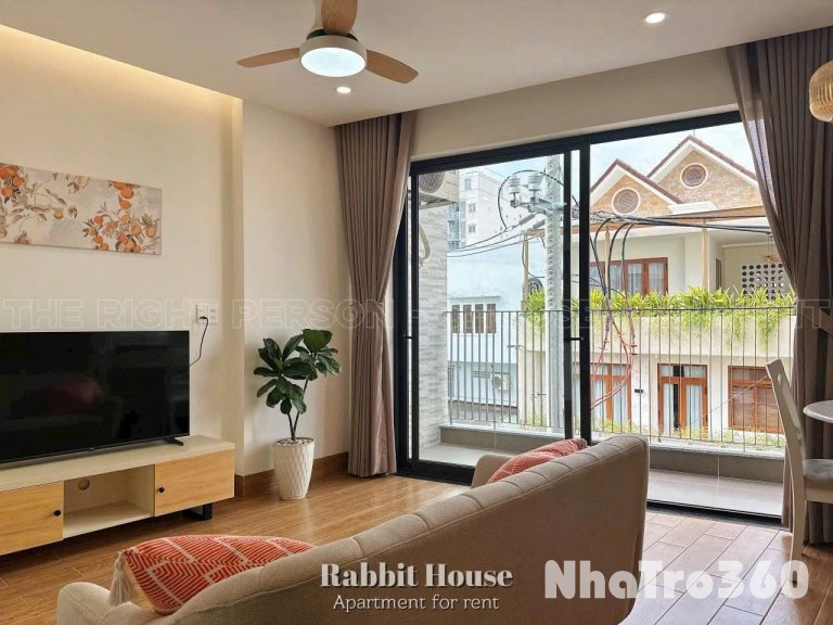 Căn hộ full nội thất máy giặt riêng cửa sổ thoáng Quận 1