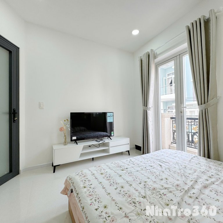 Căn hộ 1PN ban công - thang máy - máy giặt riêng - nội thất mới 100% - ngay ngã tư Bảy Hiền quận Tân Bình