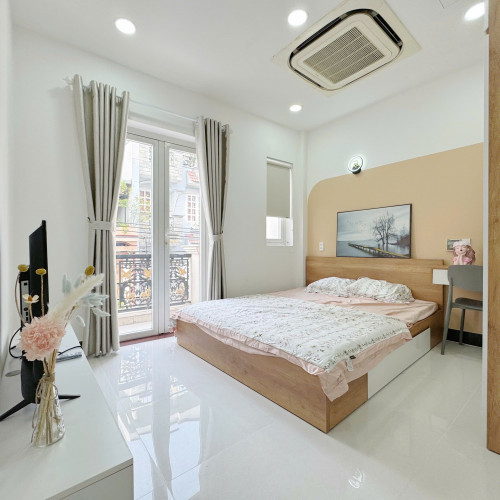 Căn hộ 1PN ban công - thang máy - máy giặt riêng - nội thất mới 100% - ngay ngã tư Bảy Hiền quận Tân Bình