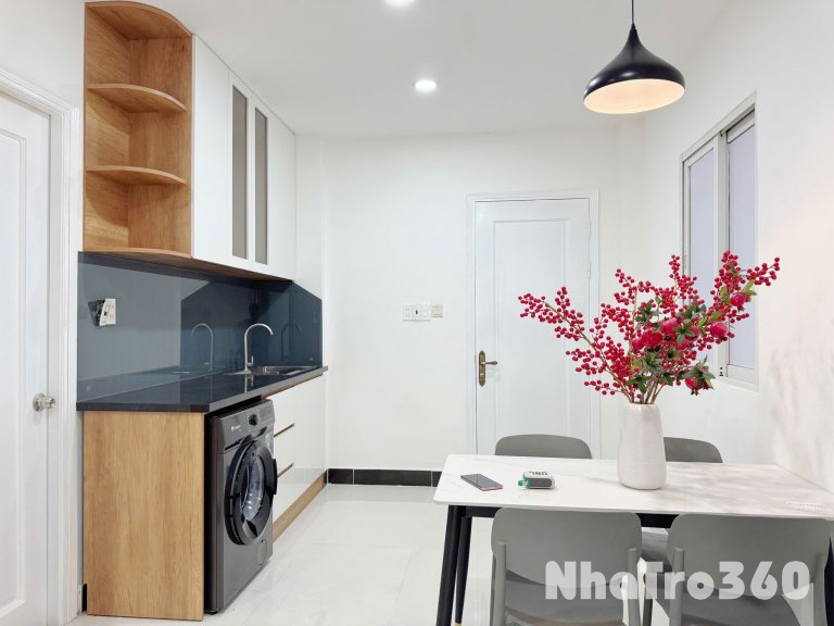 Căn hộ 1PN ban công - thang máy - máy giặt riêng - nội thất mới 100% - ngay ngã tư Bảy Hiền quận Tân Bình