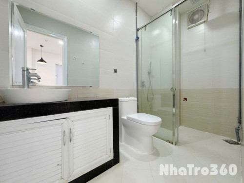 Căn hộ 1PN ban công - thang máy - máy giặt riêng - nội thất mới 100% - ngay ngã tư Bảy Hiền quận Tân Bình