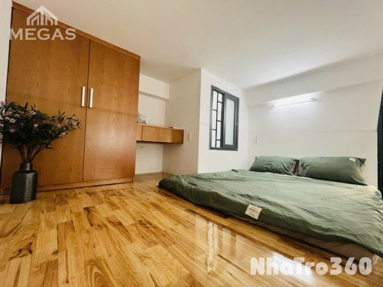 Phòng full nội thất, cửa sổ, giá rẻ