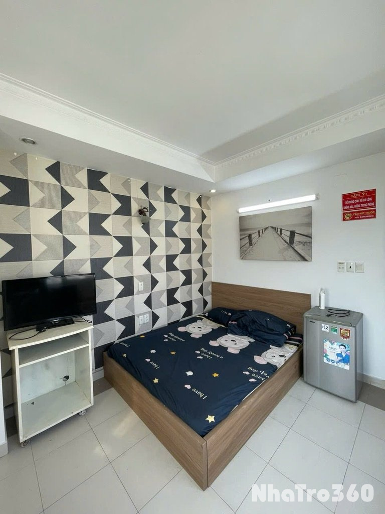 Trống phòng full cửa sổ full nội thất Cô Giang Q1