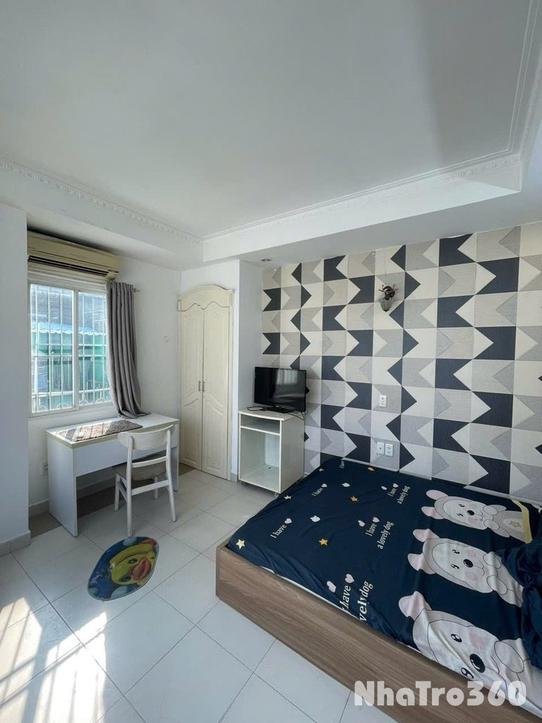 Trống phòng full cửa sổ full nội thất Cô Giang Q1