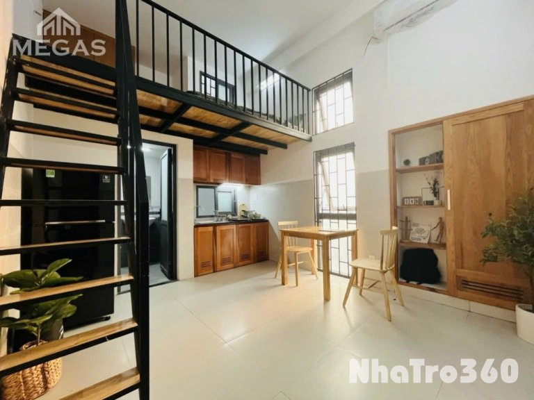 Phòng full nội thất, cửa sổ, giá rẻ