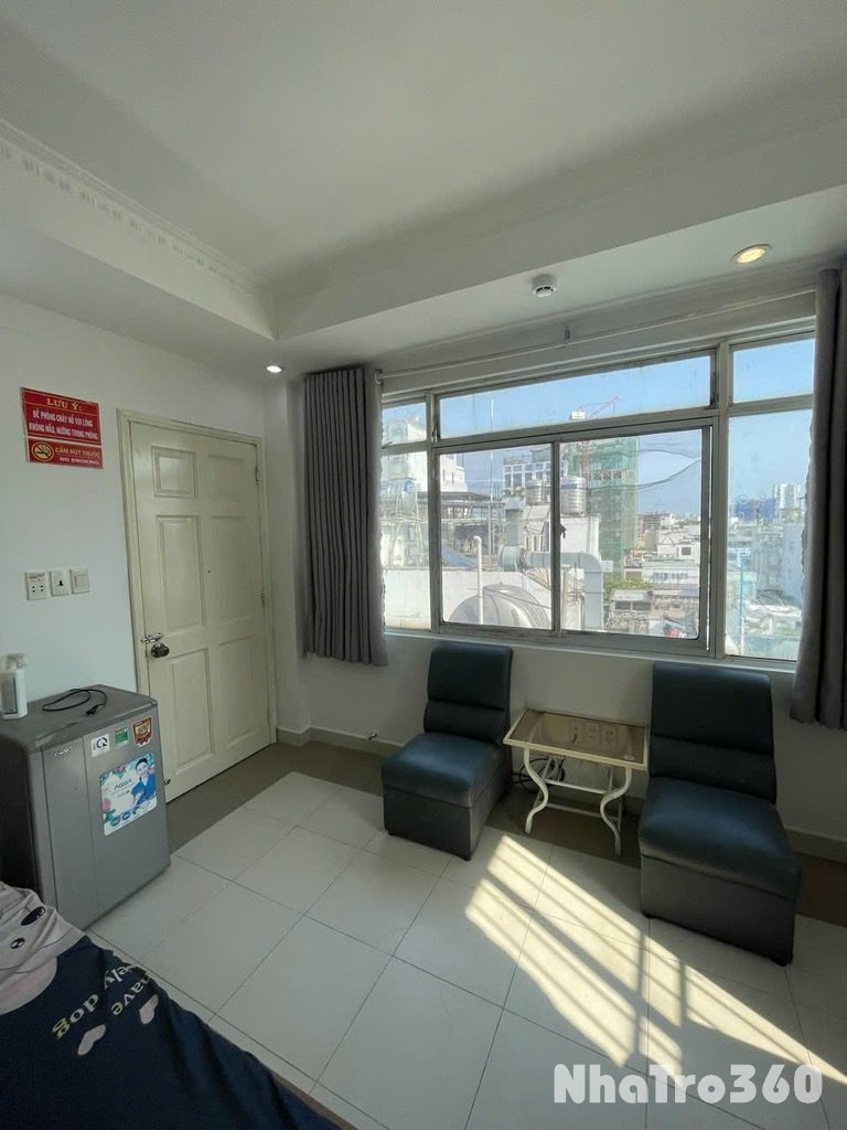 Trống phòng full cửa sổ full nội thất Cô Giang Q1