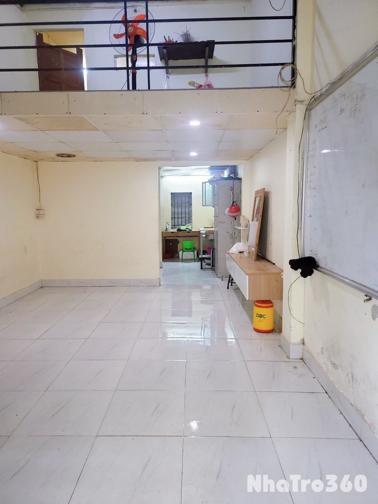 Cho thuê nhà riêng C4 trung văn