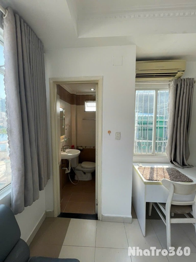 Trống phòng full cửa sổ full nội thất Cô Giang Q1