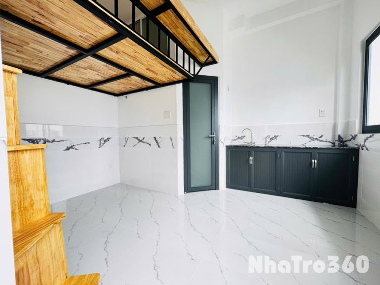 Duplex mới , có ban công , toà nhà mới , an ninh