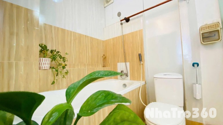 Cho thuê căn hộ ban công, Q1 || đường Cô Giang || gần ĐH Văn Lang, CV 23 Tháng 9, cầu Ông Lãnh