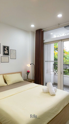 Phòng ban công trống sẵn ở liền ngay sân bay TSN