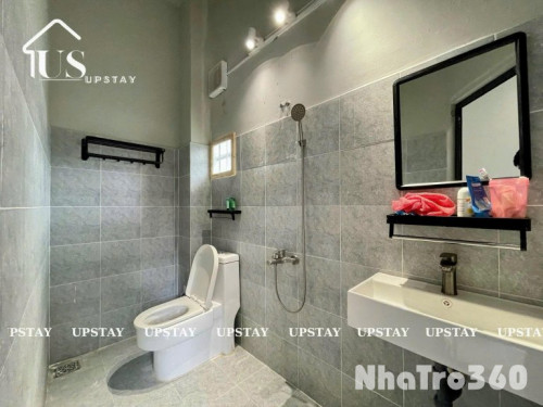 Căn hộ ngay tại trung tâm quận 10, cửa sổ rộng đón nắng, gần UEH