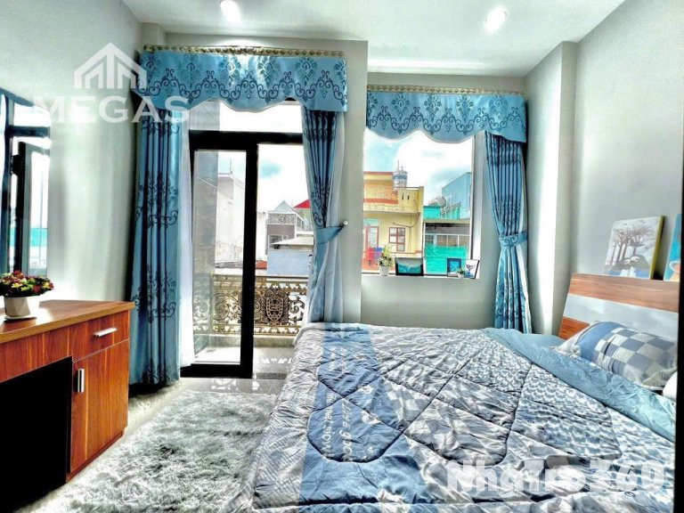 Ngay công viên Phú Lâm, ban công, Full nội thất