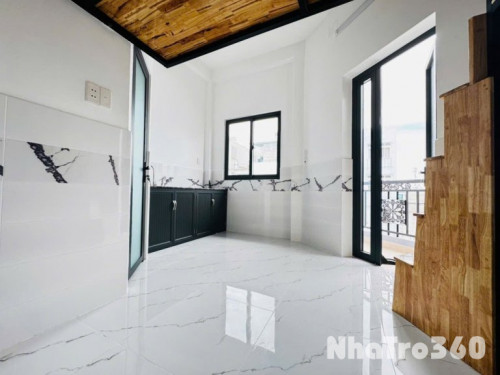 Duplex mới , có ban công , toà nhà mới , an ninh
