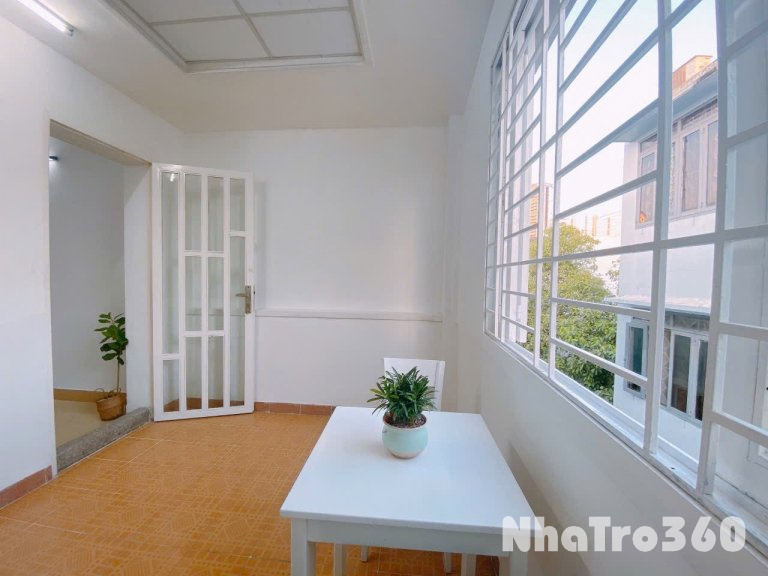 CHO THUÊ CĂN HỘ CỬA SỔ TÁCH BẾP FULL NỘI THẤT QUẬN 8 GẦN PARC MALL