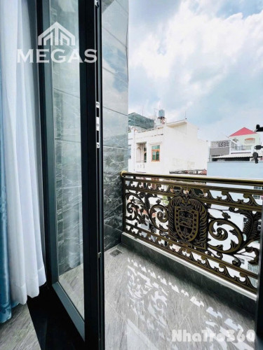 Ngay công viên Phú Lâm, ban công, Full nội thất