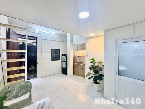 Gác cao, ngay công viên Phú Lâm, siêu xinh