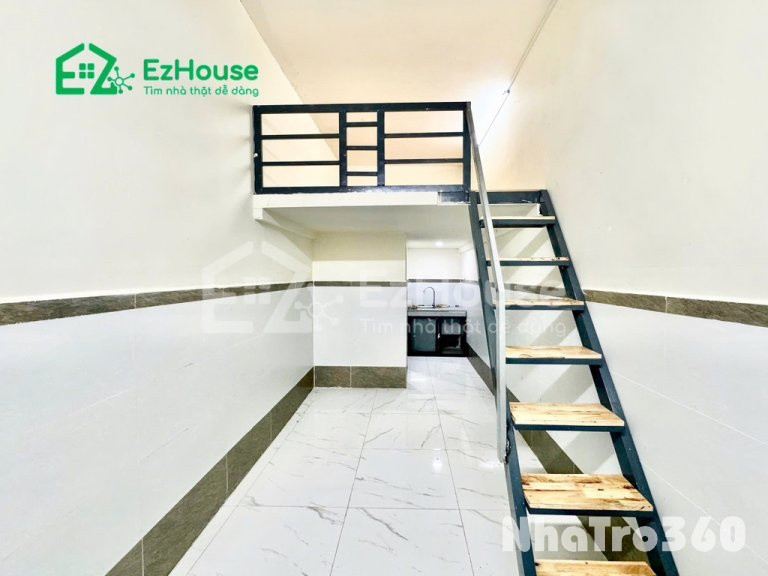 Gác cao, giá đang giảm sâu, ngay ngã tư 4 xã