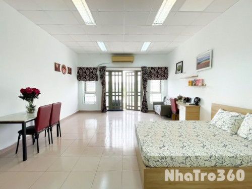 Căn Hộ Studio Ban Công 45m2 Gần Crescent Mall, Đại Học Tôn Đức Thắng, UFM, Lotte Mart Quận 7