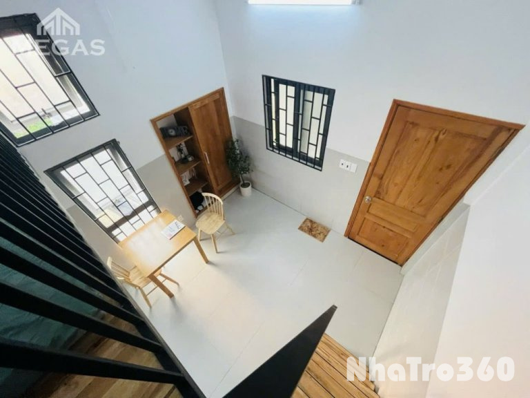 Phòng full nội thất, cửa sổ, giá rẻ