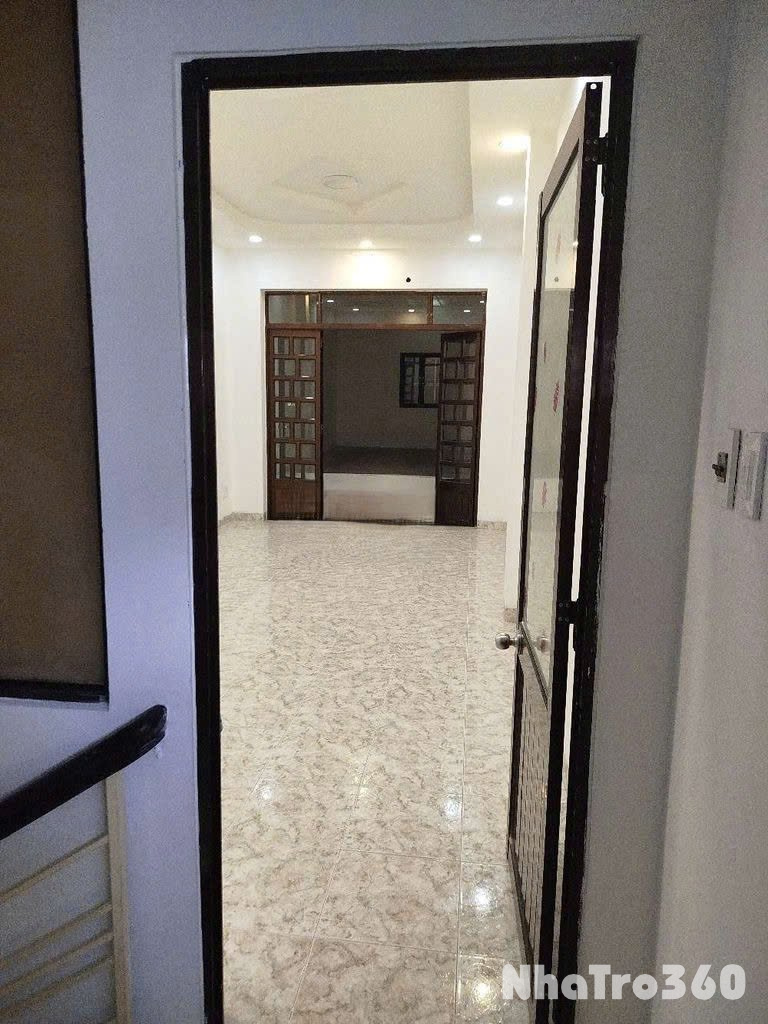 Cho thuê nhà Mặt Tiền Trường Chinh, P. 12, Tân Bình_Giá 39 Triệu