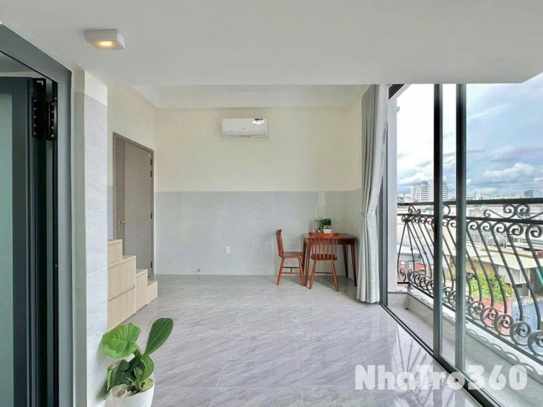 DUPLEX ban công full nội thất gần ĐH Tôn Đức Thắng , Sunrise City