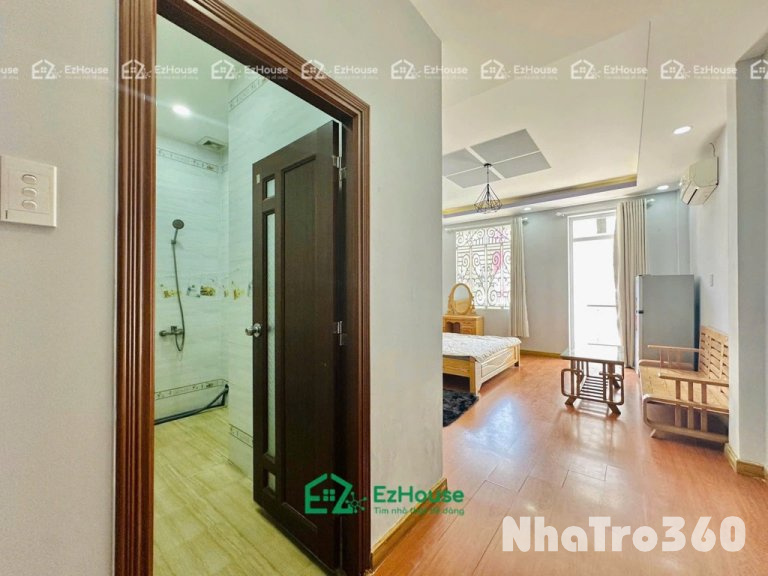 Phòng full nội thất, ban công, máy giặt riêng