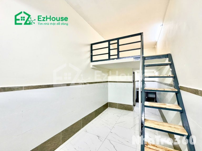 Gác cao, giá đang giảm sâu, ngay ngã tư 4 xã