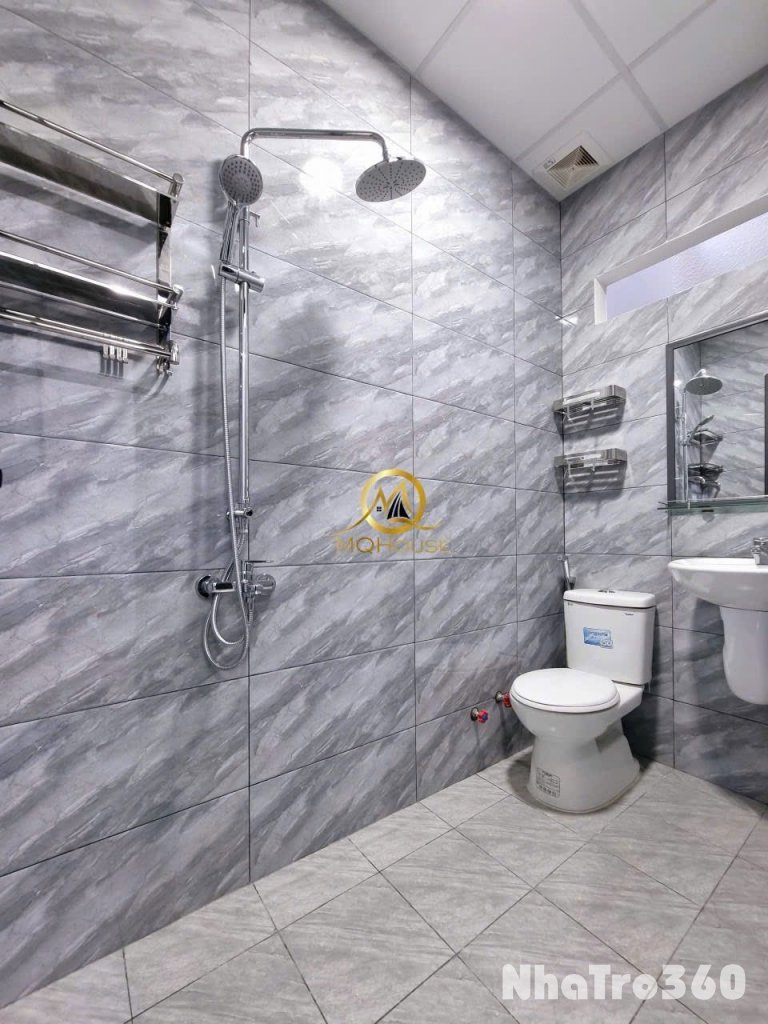 Cho thuê căn hộ ban công, Q10 || đường 3 Tháng 2 || gần Vạn Hạnh Mall, Nhà Thờ Đồng Tiến, Huflit