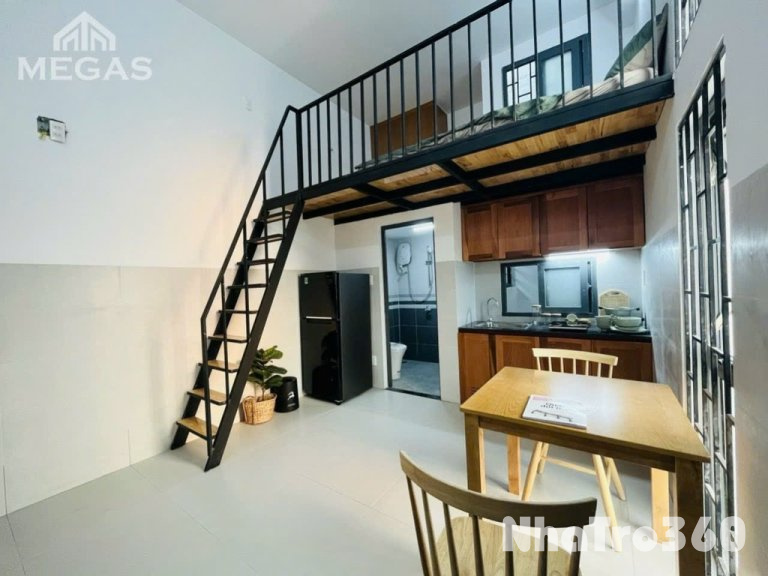 Phòng full nội thất, cửa sổ, giá rẻ