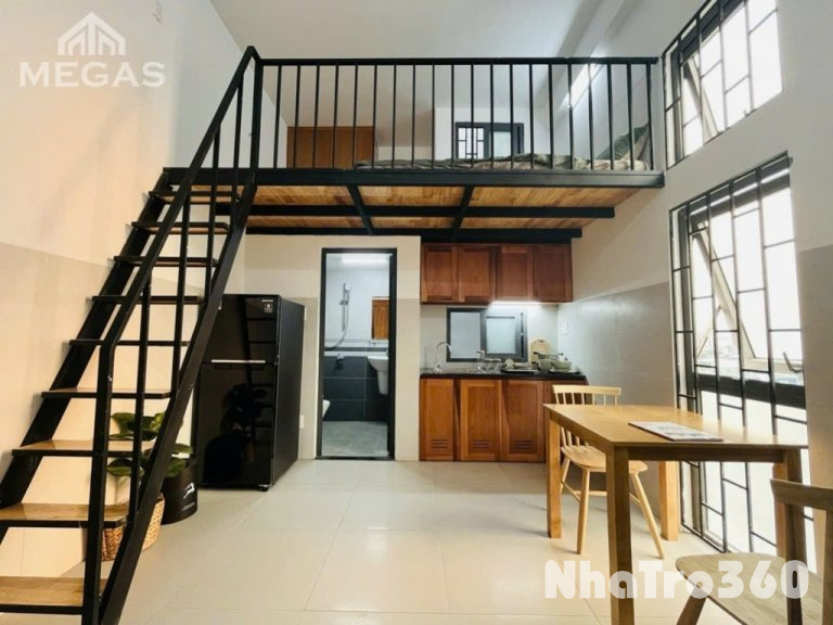 Phòng full nội thất, cửa sổ, giá rẻ