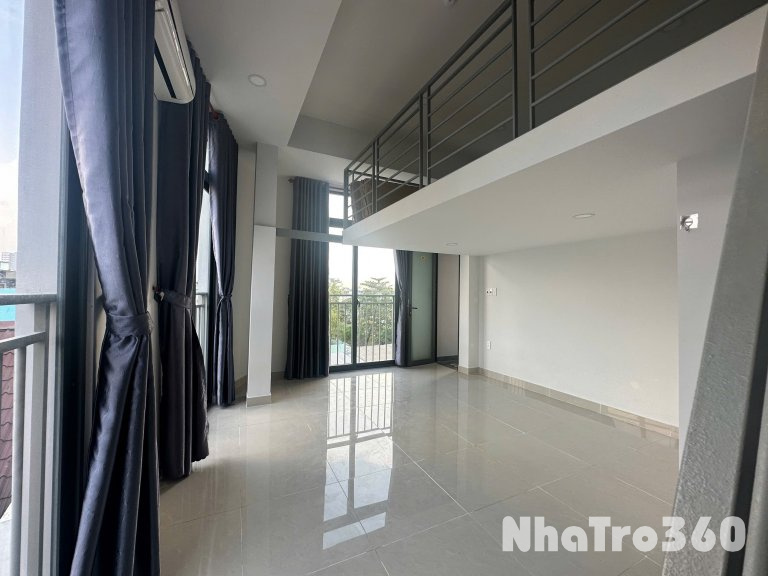 Phòng ban công duplex thoáng mát ngay Chế Lan Viên không giới hạn người ở