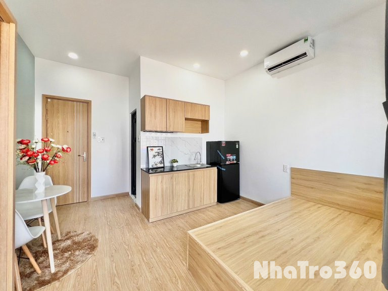 Studio ban công lớn ở ngay Ngã tư Bảy Hiền💥