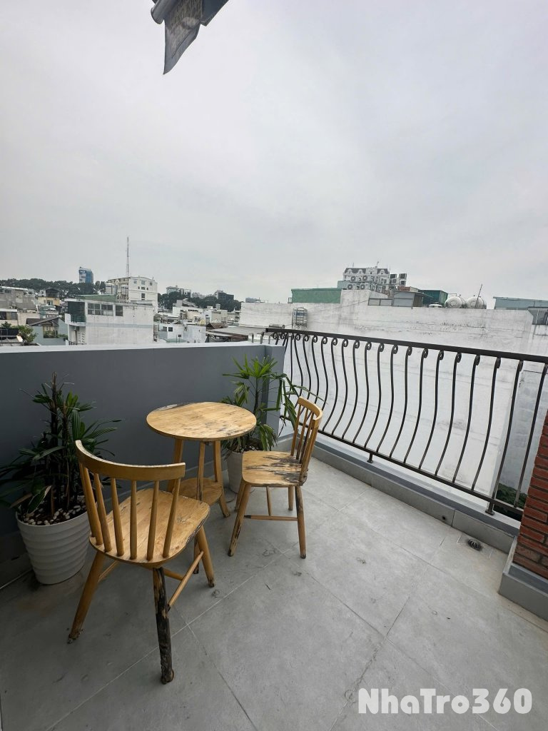 Cho thuê căn hộ ban công, Q1 || đường Nguyễn Trãi || gần ĐH Văn Lang, CV 23 Tháng 9, cầu Ông Lãnh
