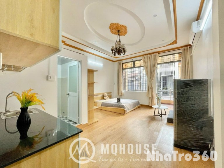 Studio ban công lớn full nội thất gần ĐH Văn Hiến