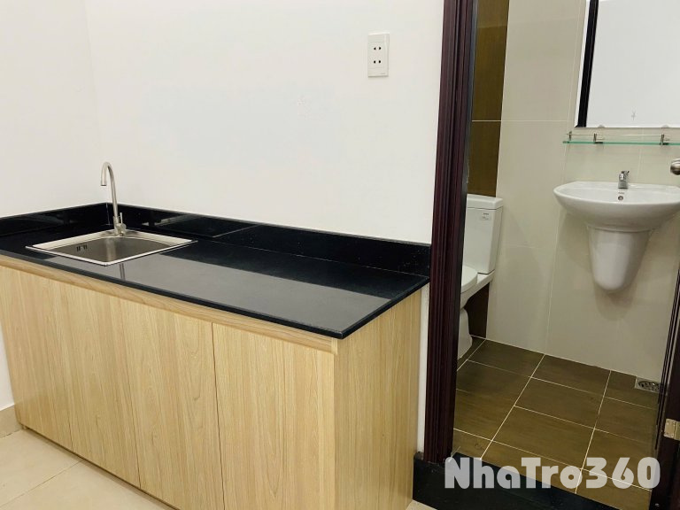 Cho thuê căn hộ tách bếp, Q10 || đường Thành Thái || gần Vạn Hạnh Mall, Nhà Thờ Đồng Tiến, SVĐ Phú Thọ