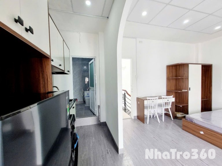 Cho thuê căn hộ Studio Vách ngăn, Ban công, Máy giặt riêng Q10 gần GO Miền Đông, Vạn Hạnh Mall