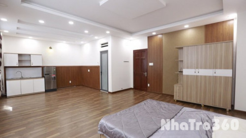 Phòng full nội thất, cửa sổ to, tự do