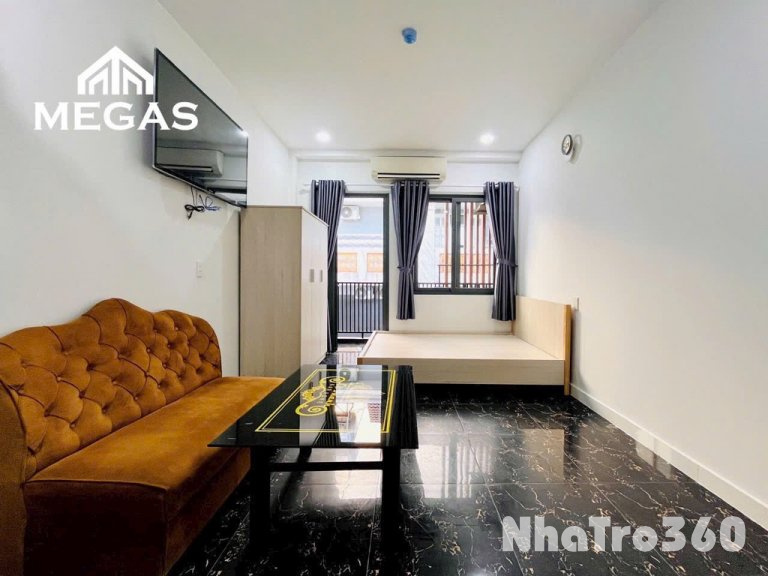 Phòng nét giá mềm Q6 , Full nội thất , bancol to